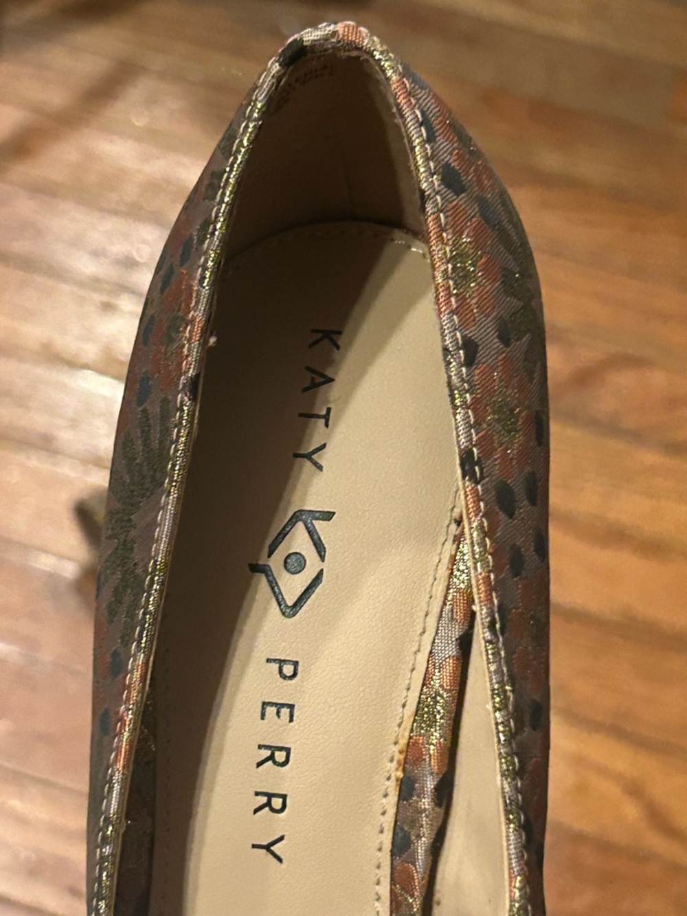Katy Perry Collections Metallic Floral Block Heel Pumps - Rose Gold/Bronze 8.6 - Picture 5 of 12